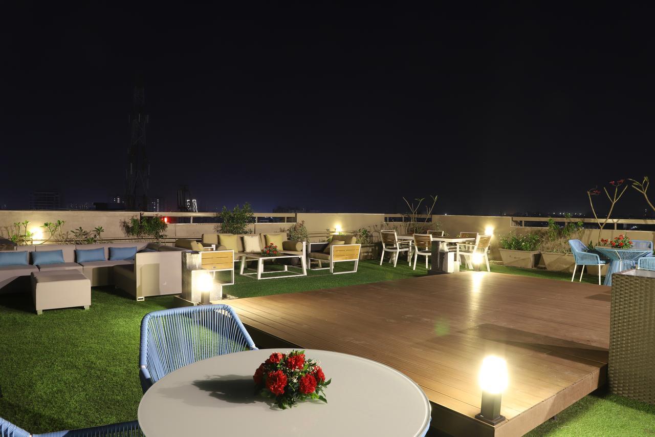 Ebony Residency Hotel Ahmedabad Exterior photo